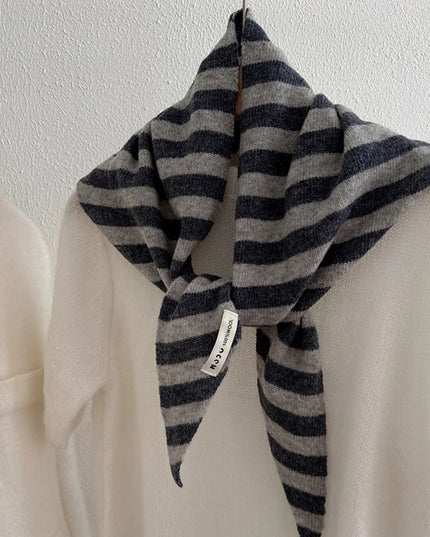 Women’s Wool Triangle Scarf